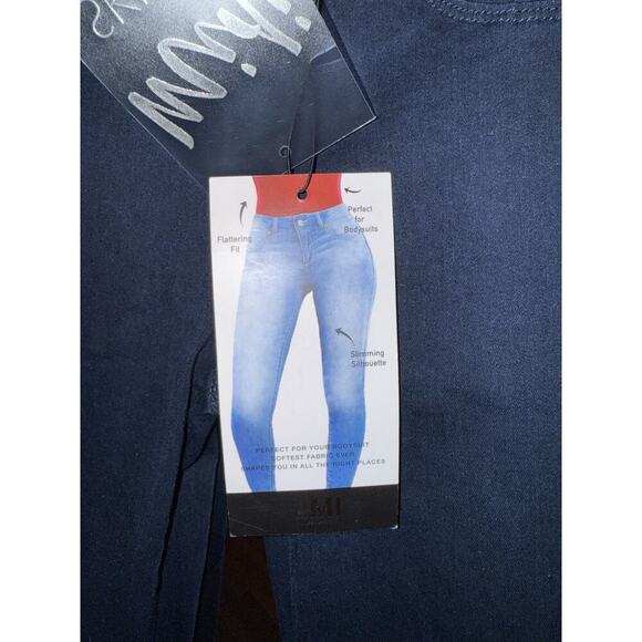 YMI Women's Black Size 1 Dark Denim Jeans 3 button Mid Rise - Picture 5 of 8